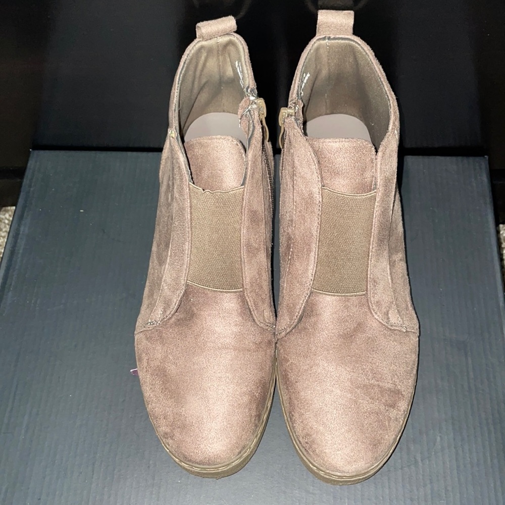 Suede platform Ankle Boots by Bamboo